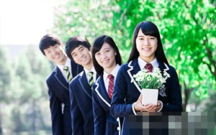 青少年牛皮癣患者的症状表现在哪些方面?
